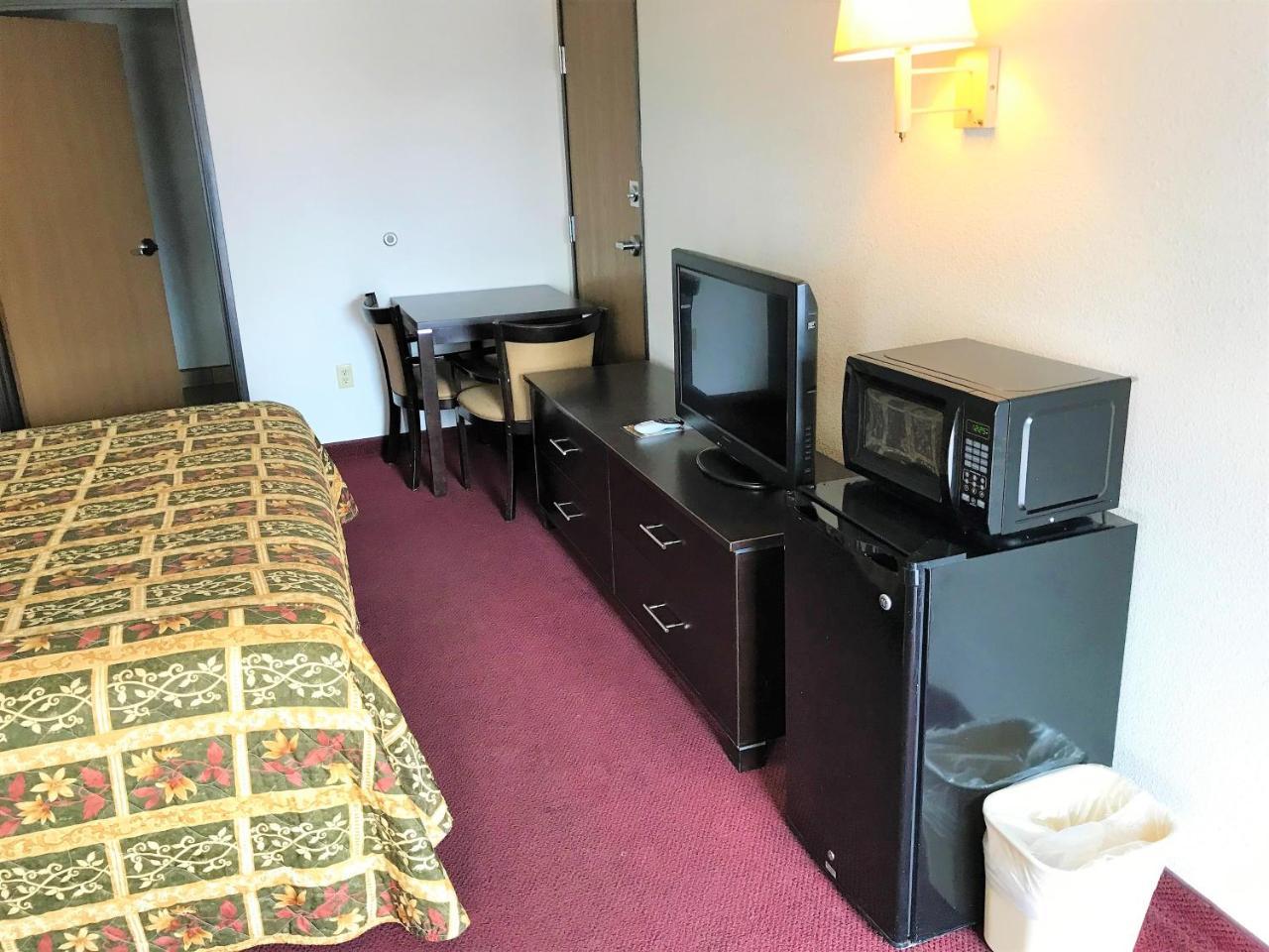 אלבוקרקי American Inn & Suites מראה חיצוני תמונה